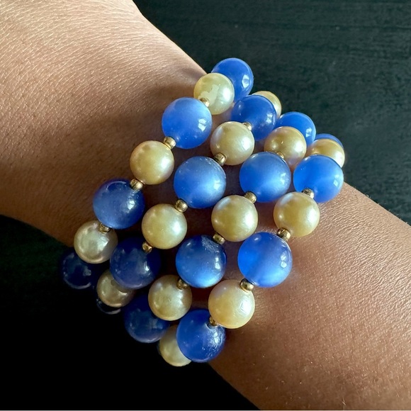 ⚜️3 for $30⚜️ Pearlescent Ivory and Blue Beads Beaded Wrap Bracelet - Picture 1 of 10